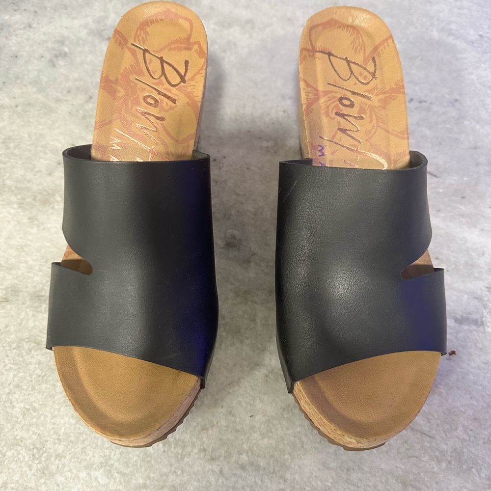 *brand new* blowfish wedges, never worn.